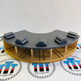 Roundhouse with Splitter #1 Chipped Track Wooden - Used