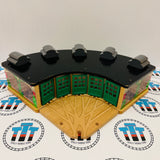 Roundhouse with Splitter #1 Chipped Track/Splitter Wooden - Used