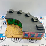 Roundhouse with Splitter #5 Wooden - Used