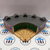 Roundhouse with Splitter Poor Condition Chipped Track #9 Wooden - Used