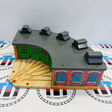 Roundhouse with Splitter #4 Clickity Clack Wooden - Used