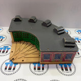 Roundhouse with Splitter Poor Condition Chipped Track #9 Wooden - Used