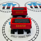 Coal Company with Conveyor #1, 2 Cargo Cars (2002) and 2 Cargo Pieces Chipped Piece Wooden - Used