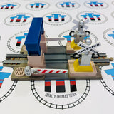 Lionel Great Railway Adventure Railroad Crossing (Electronics NOT working/manually lift gates) - Used