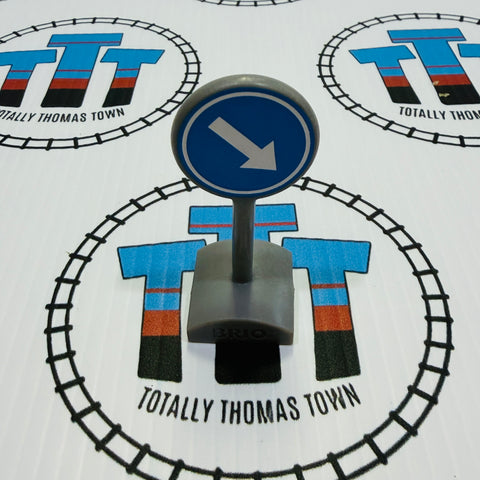 BRIO Arrow Sign - Used