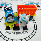 Thomas  - Fizz ‘n Go Thomas with Cargo Car with Unicorn New no Package - MINIS