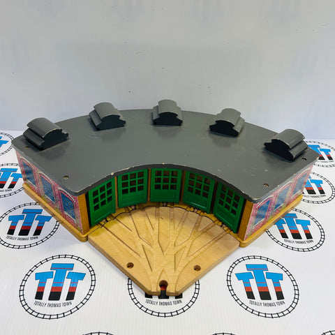 Roundhouse with Splitter #5 Wooden - Used