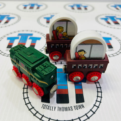 Plastic Green Other Brand Train with Coaches #2 Wooden - Used