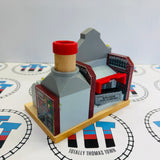 Sodor Power Station (NOT WORKING - SEE NOTES) with 1 Coal Cargo Piece #1 Wooden - Used