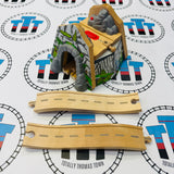 Mountain Overpass Tunnel with Sound and Track #5 Small Marks/Chips Wooden - Used