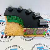 Roundhouse with Splitter #1 Chipped Track/Stained Splitter Wooden - Used