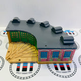 Roundhouse with Splitter #1 Chipped Track Wooden - Used