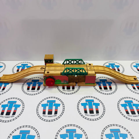 Lifting Bridge #10 No Roof/Signs Marked Track Wooden - Used