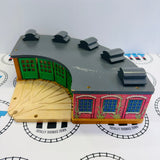 Roundhouse with Scratched Roof/Chipped Splitter #4 Wooden - Used